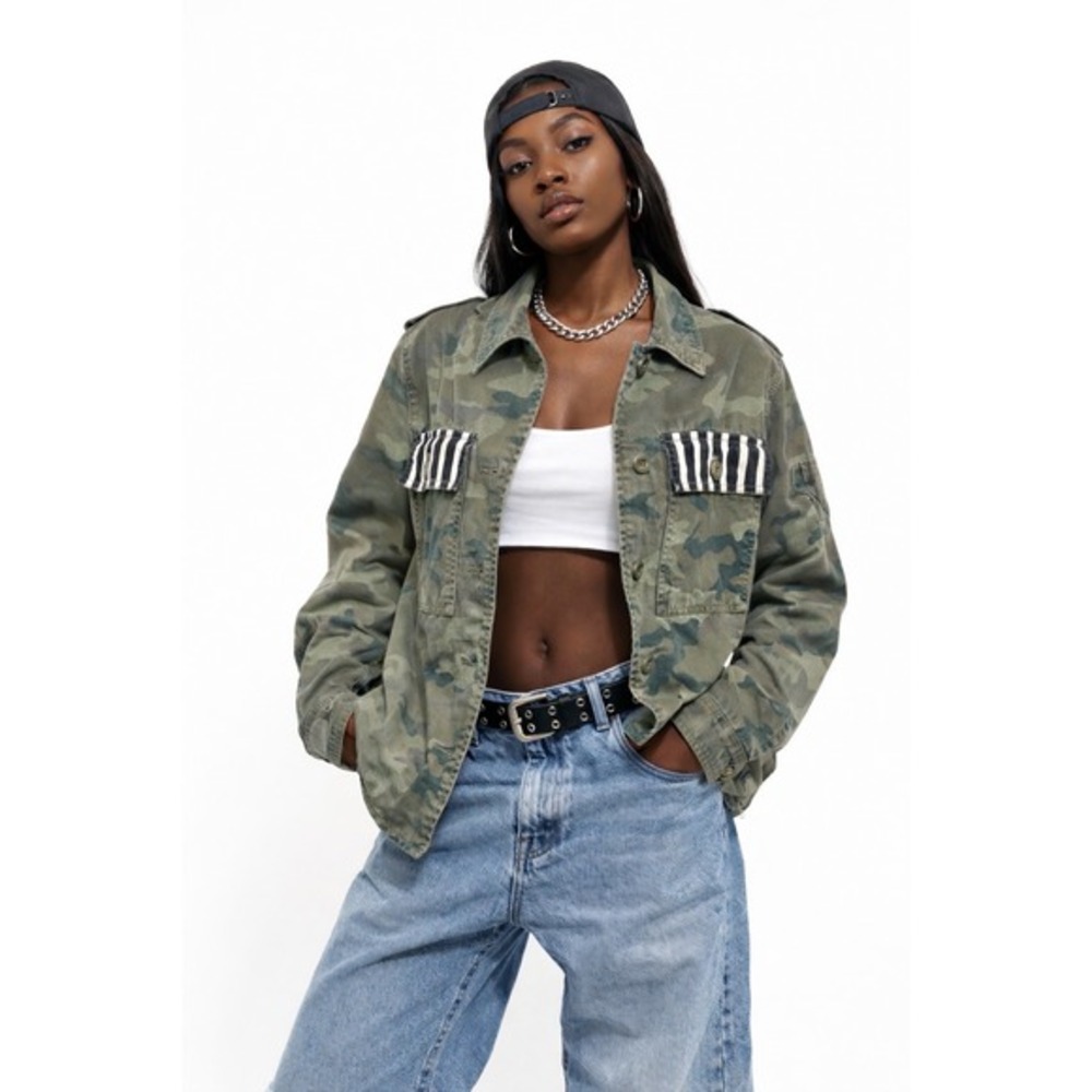 GAP Womens Camo Utility Jacket Green Camouflage Striped Pocket Patch S 88-02